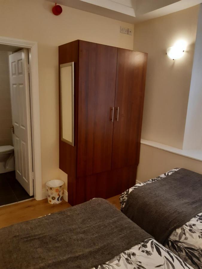 24 Beds In Carrick On Shannon Экстерьер фото