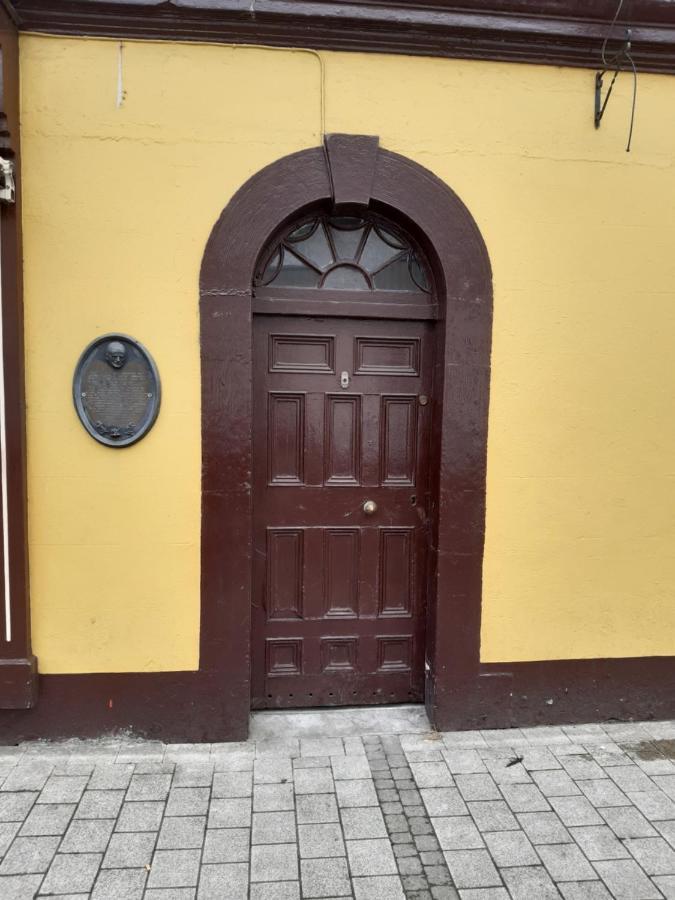 24 Beds In Carrick On Shannon Экстерьер фото